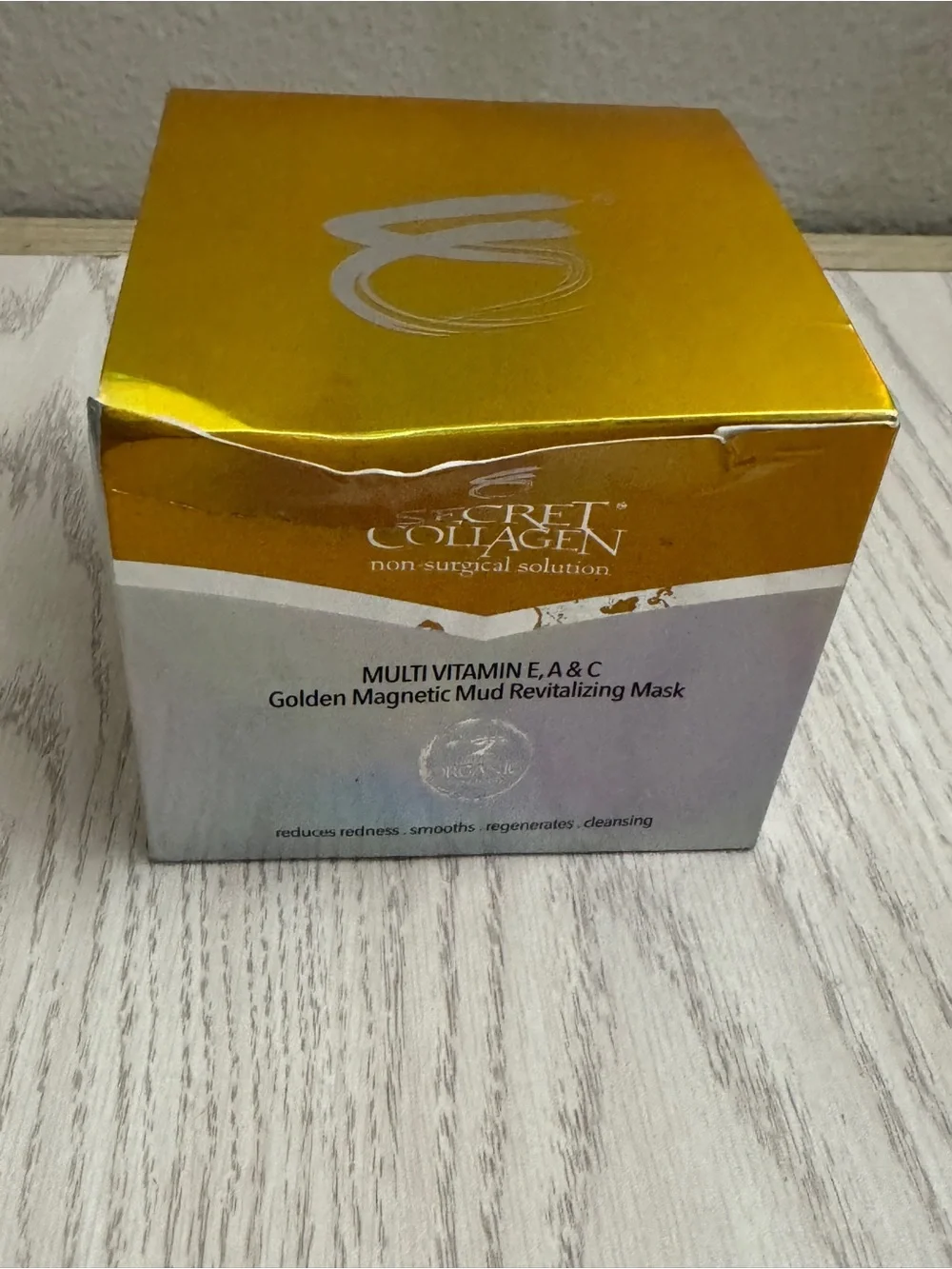 Secret Collagen Golden Magnetic Mud Revitalizing Mask - Black & Gold